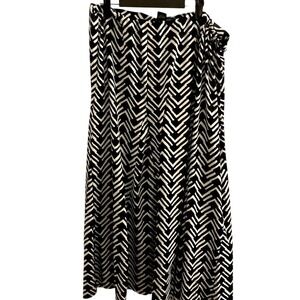New Directions‎ Maxi Skirt Women 1X Black White Chevron Geometric Stretch Knit